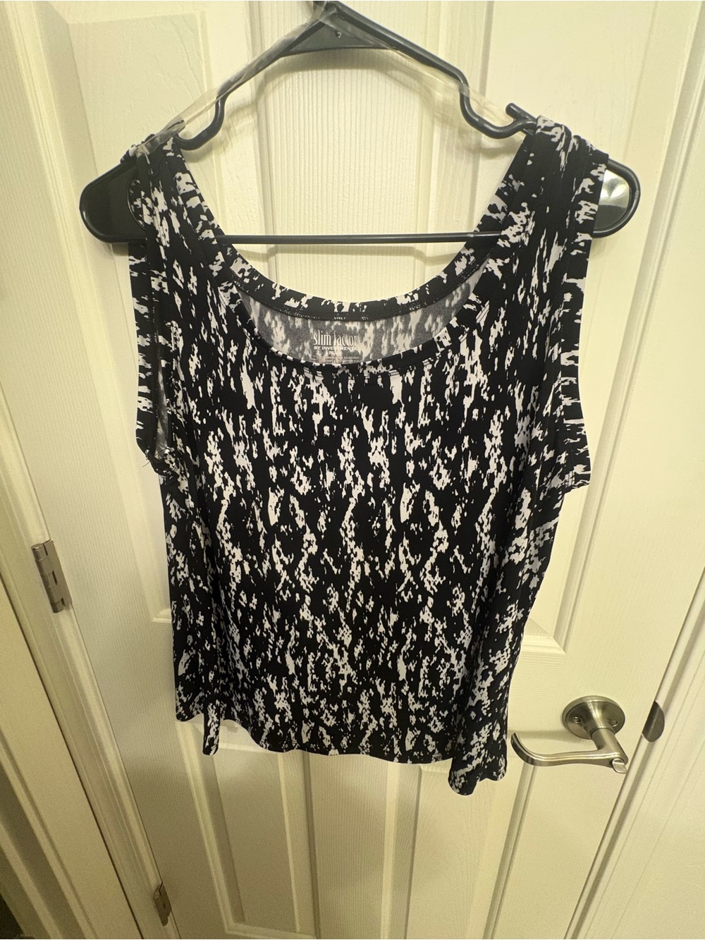 Investments Slim Factor Black & White Abstract Print Tank 1X